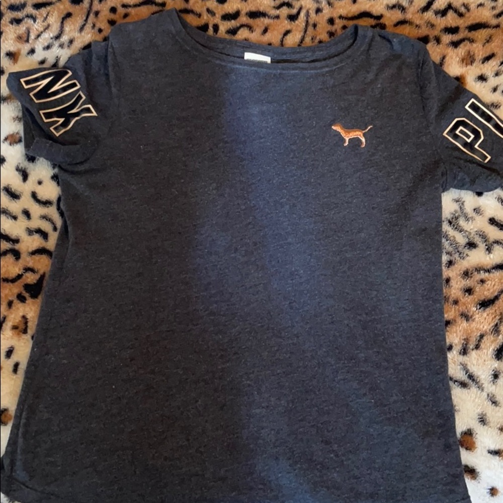 Gray and gold pink T-shit 🤩